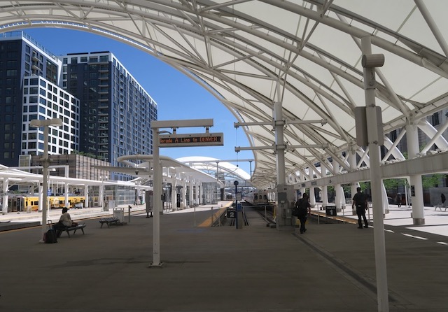 Denver Union Station 電車ターミナル