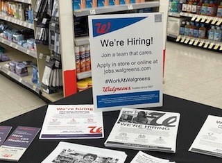 walgreens_hiring_2021-11_p0571_320p.jpg