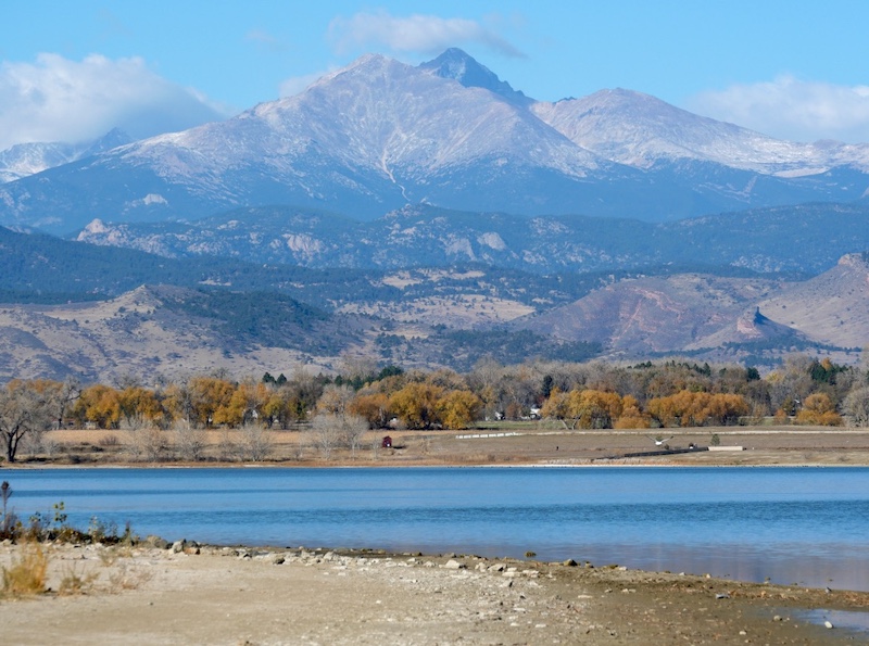 Clear Late Autumn View of McIntosh Lake and Longs Peak in Longmont, Colorado (November 2025)